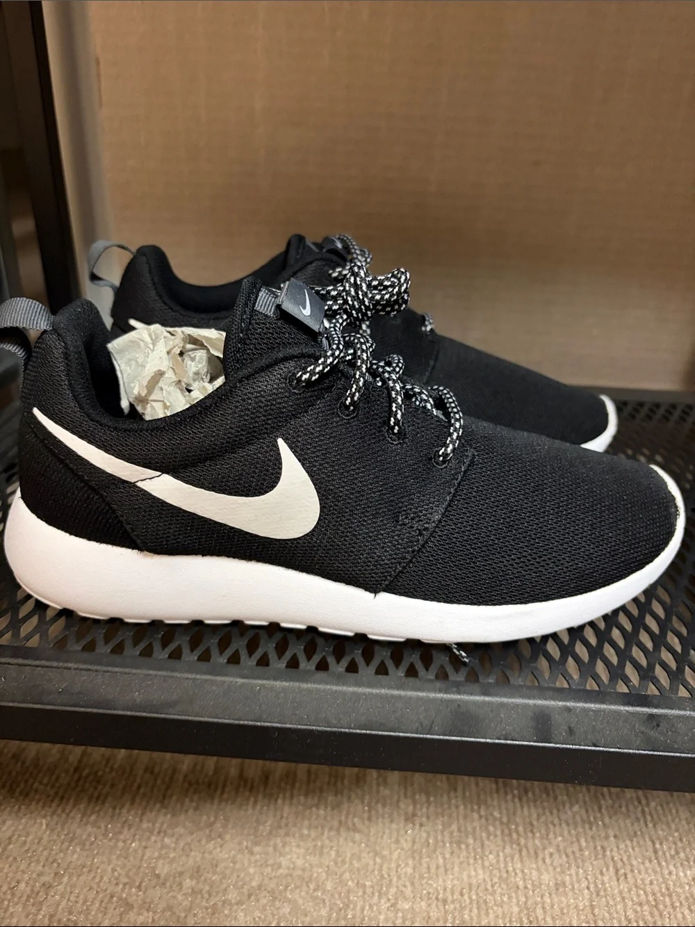 Nike Men’s Black and White Mesh Sneakers